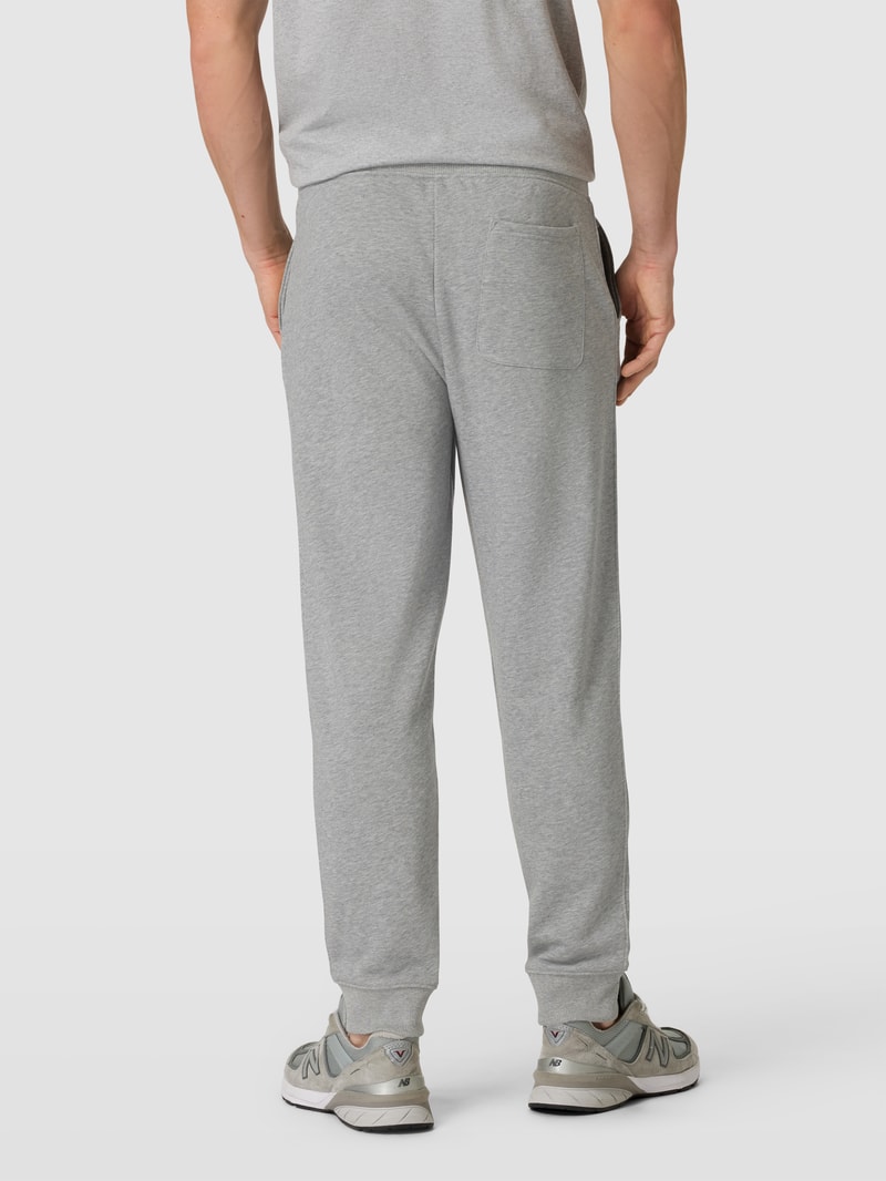 Sweatpants mit Label-Stitching Modell 'SHIELD' in mittelgrau meliert