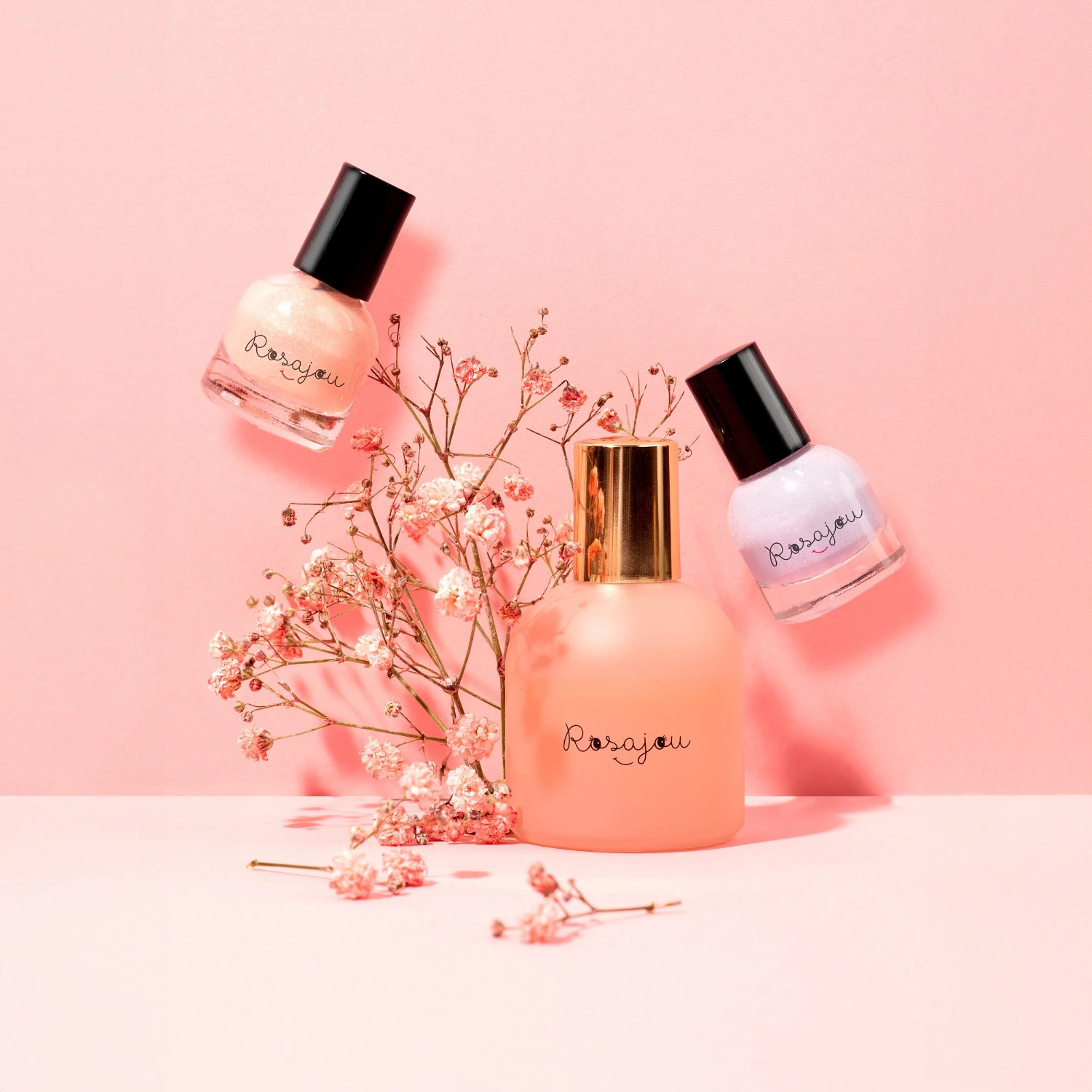 Rosajou poklon set: Eau de Toilette + 2 laka za nokte