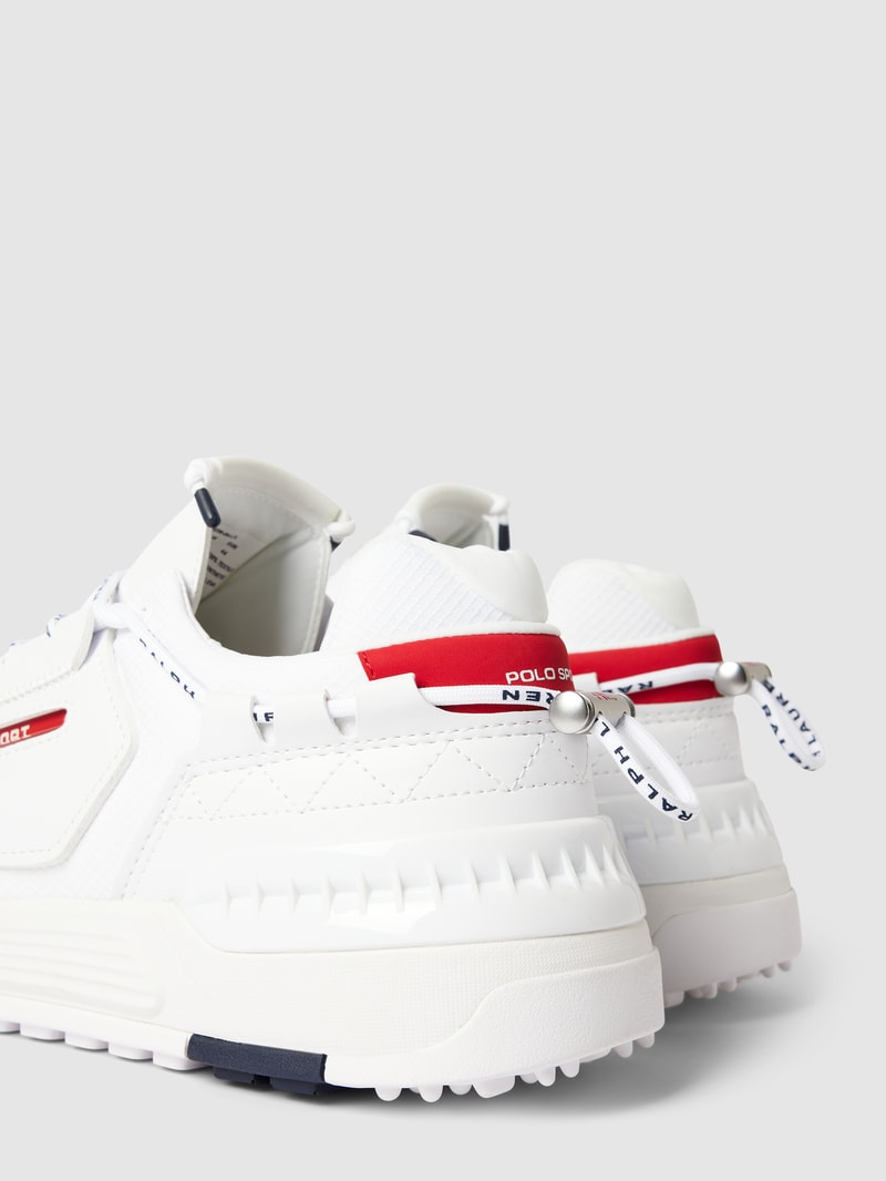 Sneaker mit Label-Detail in weiß