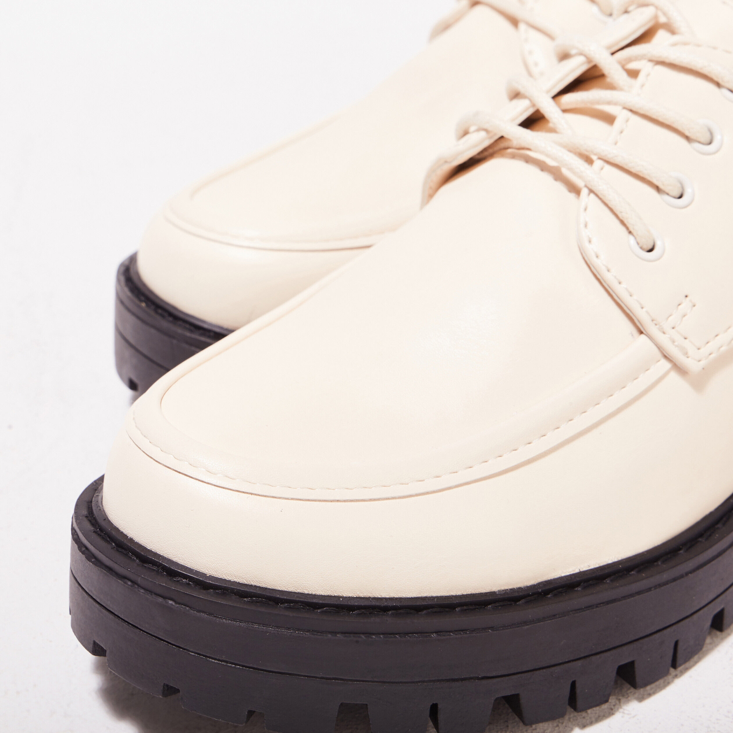 Derbies crantées ivoire femme | Cache Cache