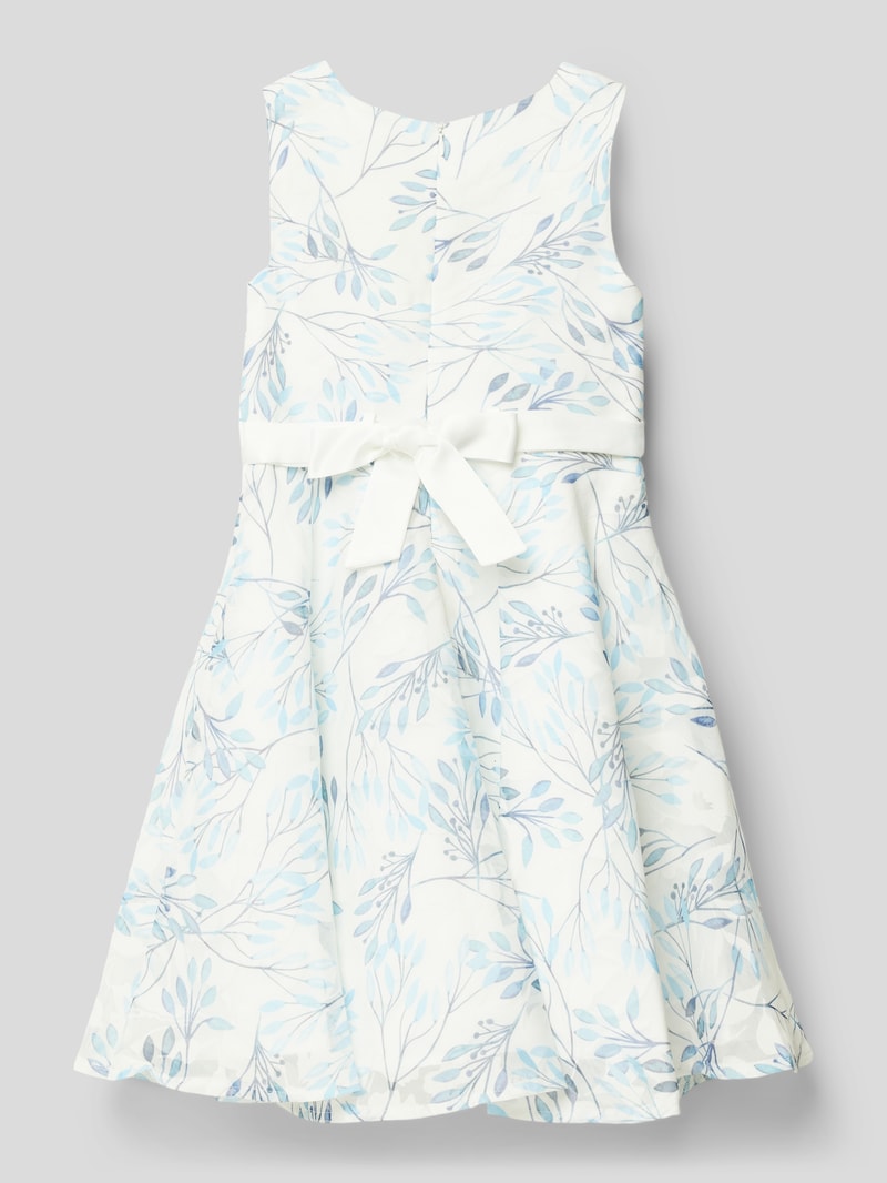 Kleid mit Taillenpasse in weiß
