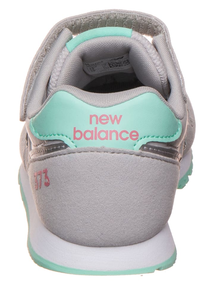 New Balance Sneakers in Grau günstig kaufen