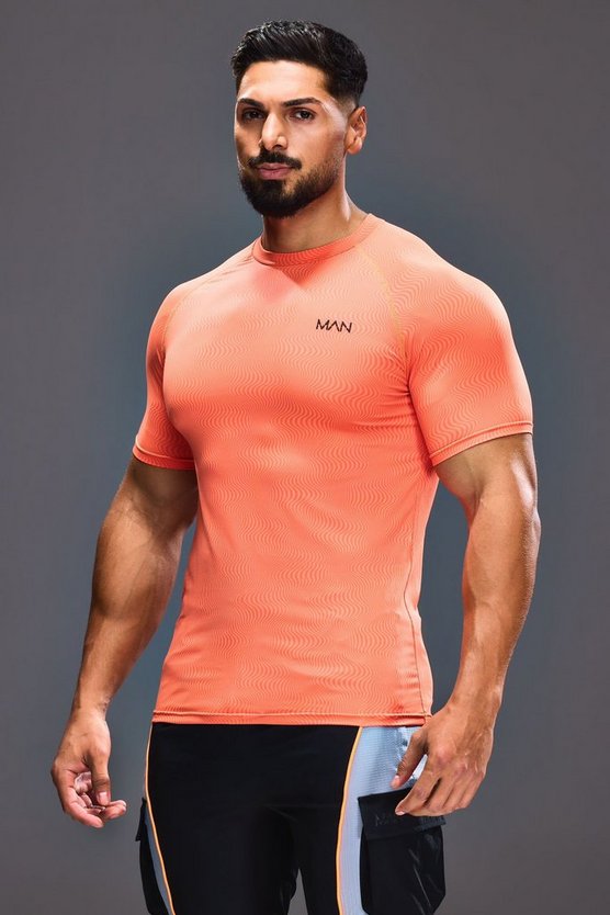 Man Active Muscle-Fit T-Shirt mit Print