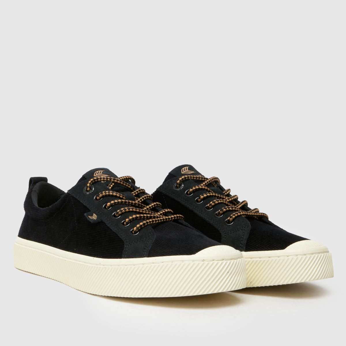 CARIUMA – Oca – Svarta låga manchestersneakers
