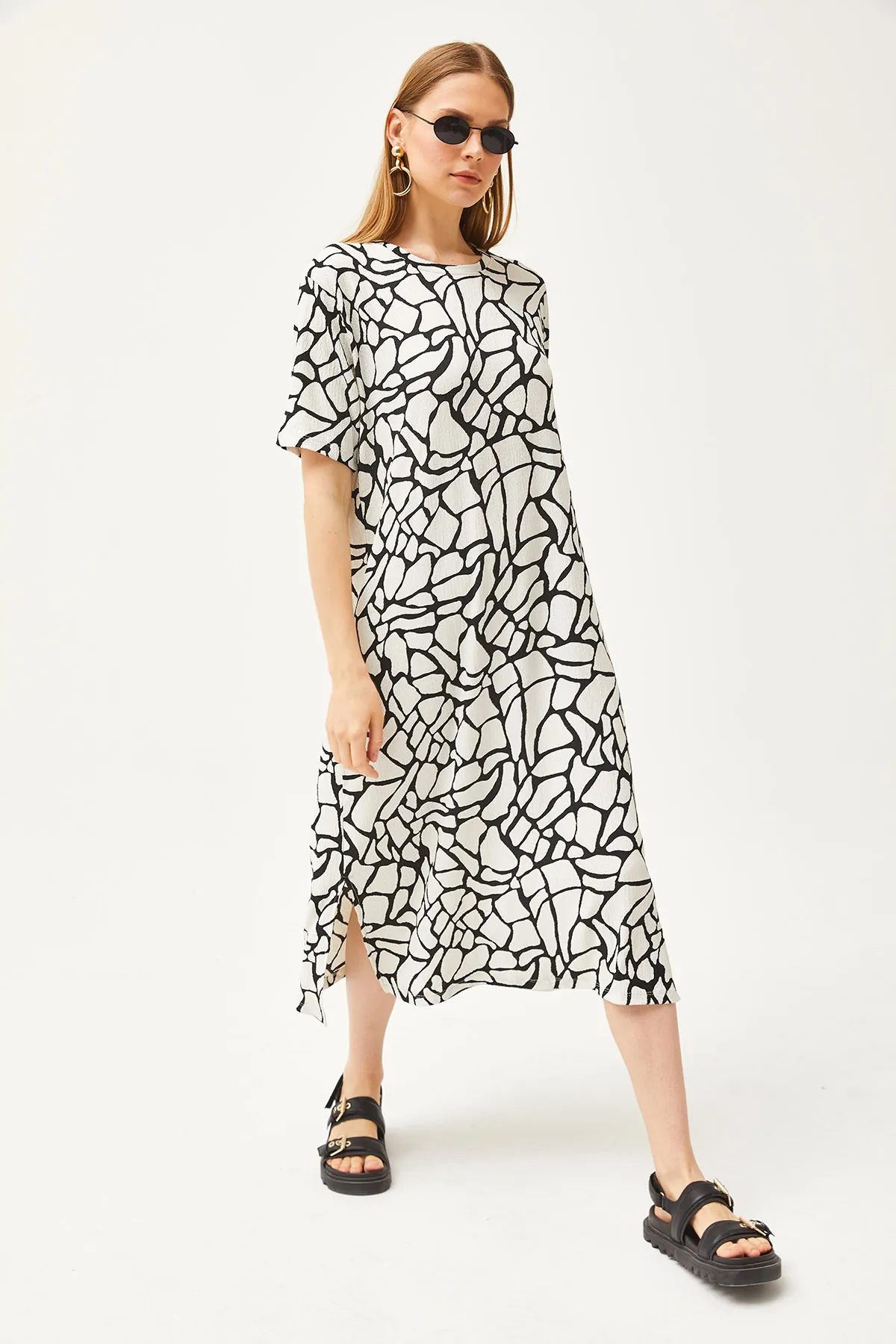Olalook  Bürümcük Stone Ecru Oversize-Kleid mit Seitenschlitz ELB-19001880