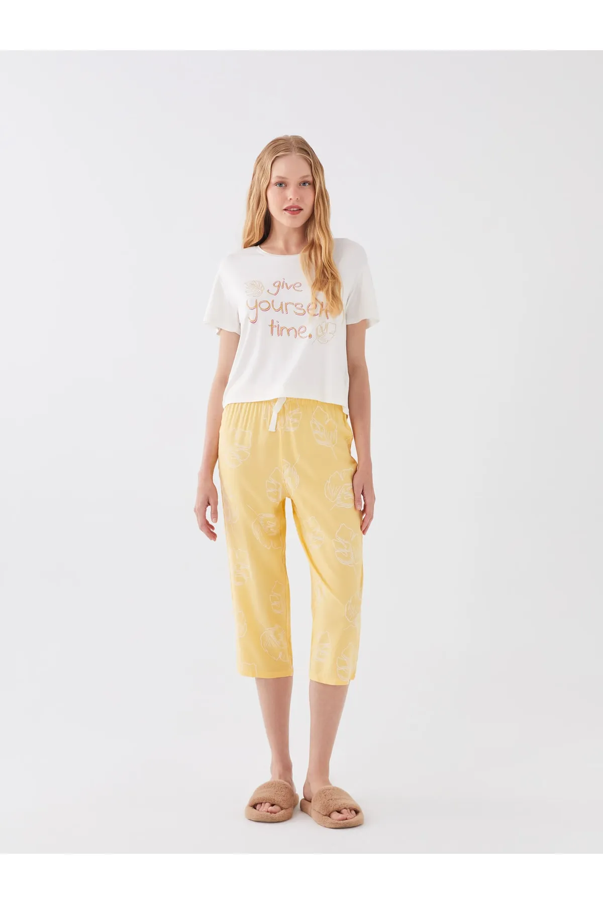 LC Waikiki  Pyjama set - Gelb - Slogan