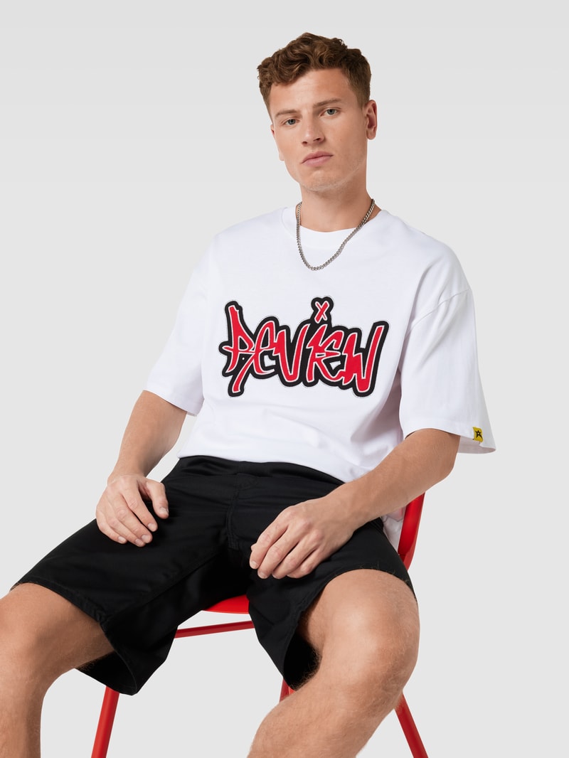 T-Shirt mit Label-Print in weiß