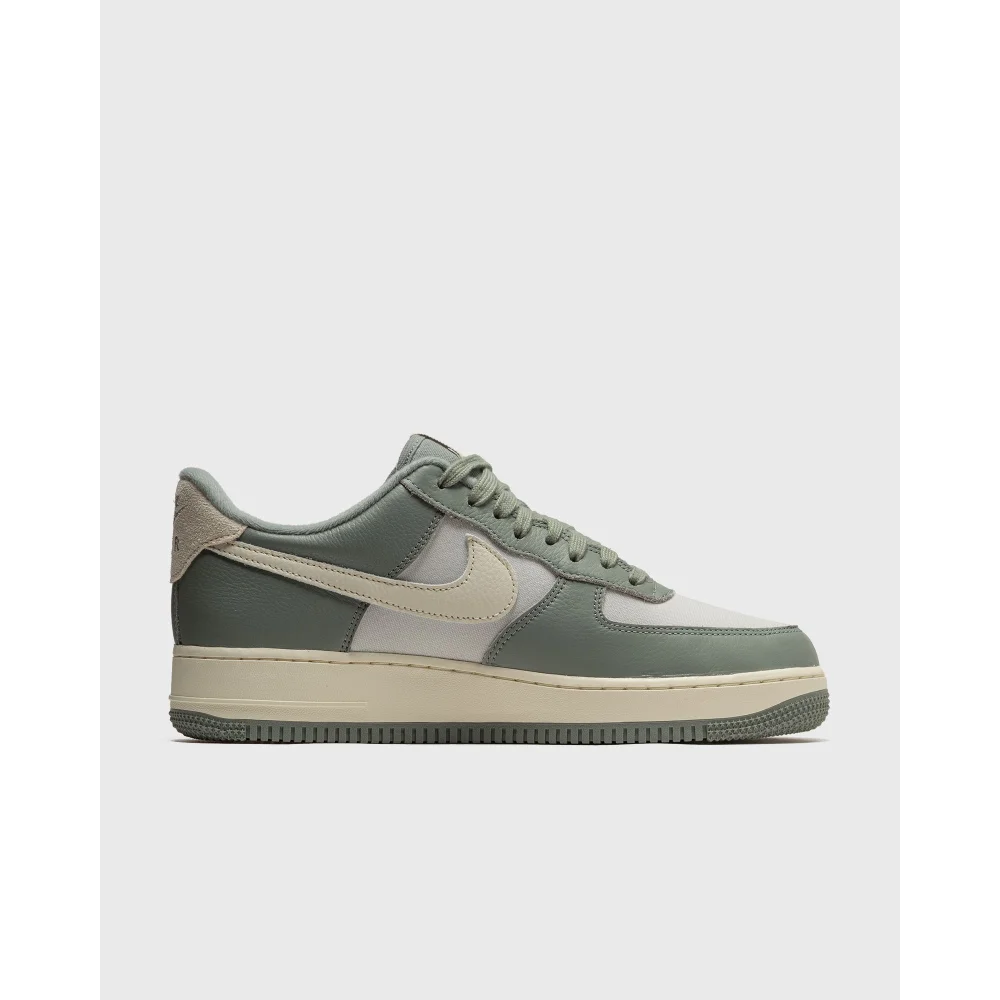Nike Air Force 1 07 LX Low DV7186-300 / grün