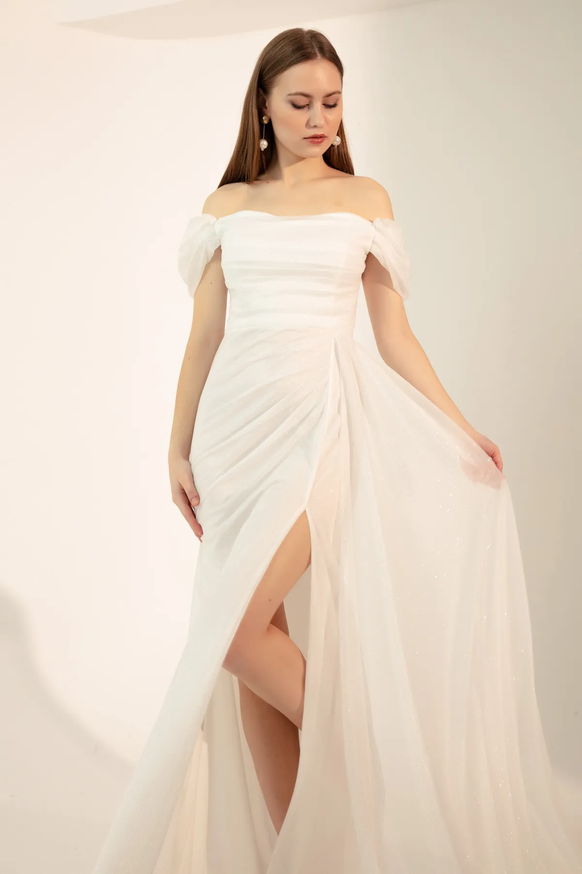 Lafaba  Damen-Abendkleid in Weiß mit U-Boot-Ausschnitt, drapiertem Schlitz, langes Glitzer-Abendkleid