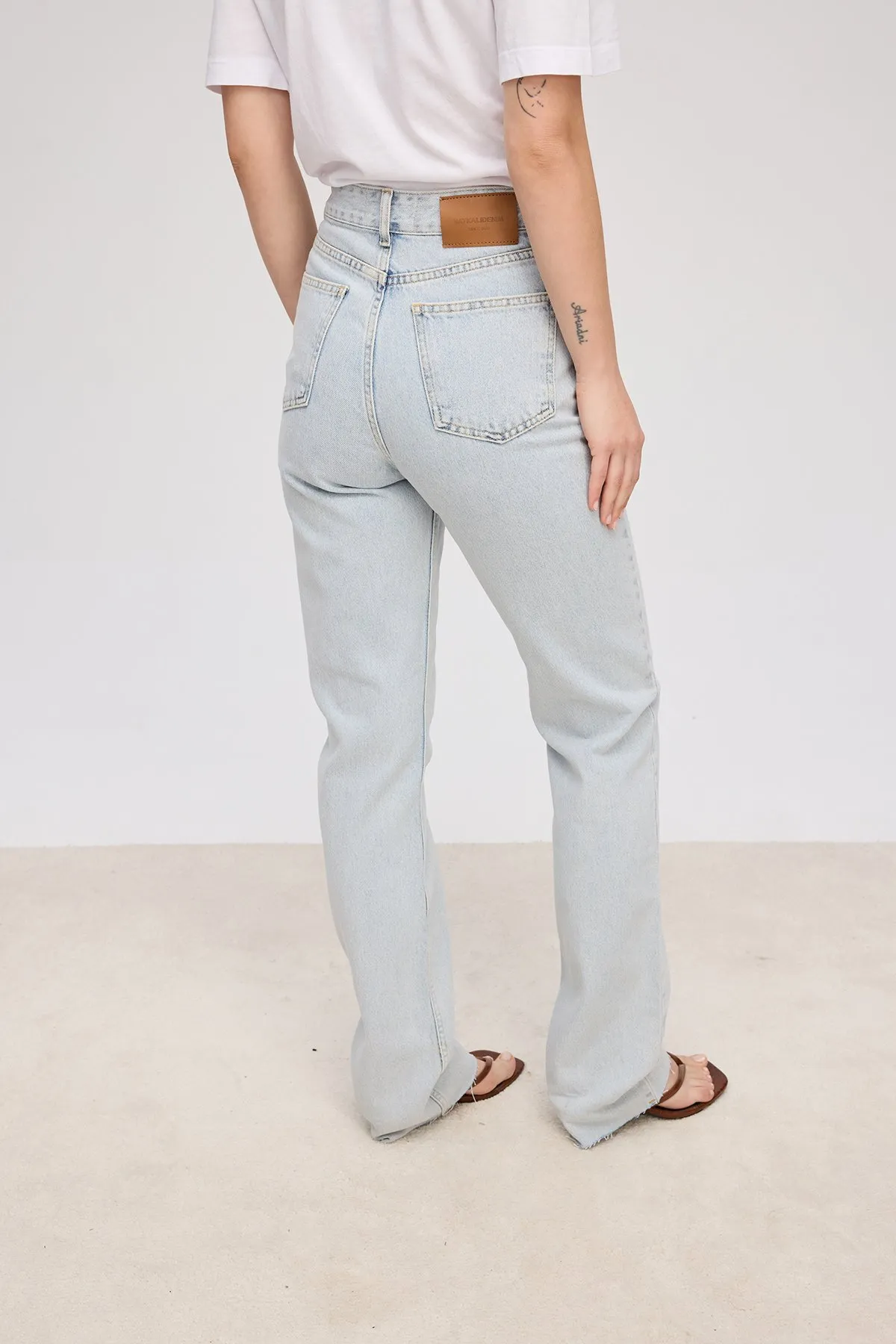 VATKALI  Gerade geschnittene Jeans