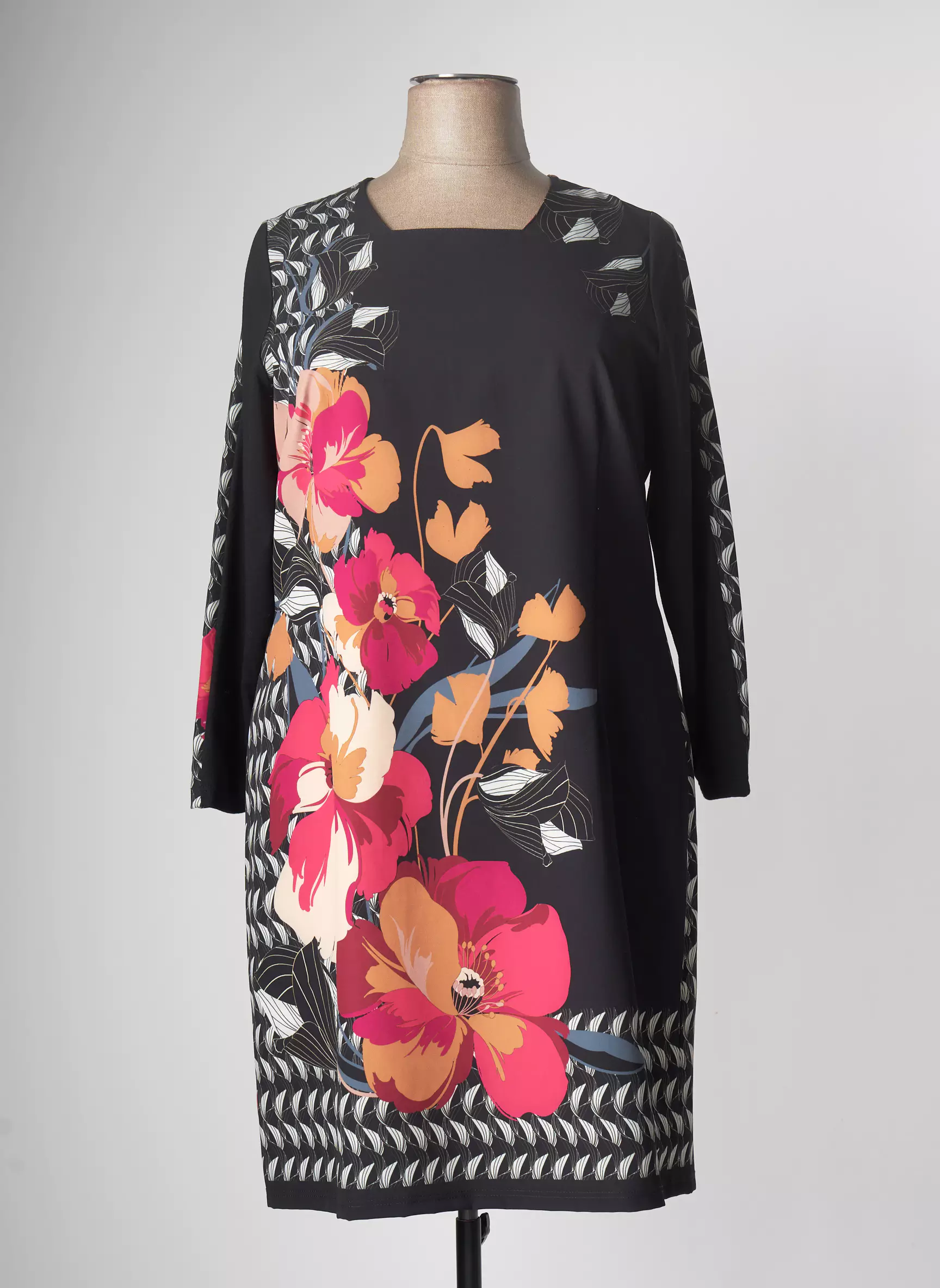 Guy Dubouis Robes Courtes Femme couleur noir