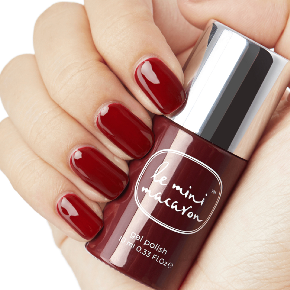 Le Mini Macaron Cassis Gel Manicure kit