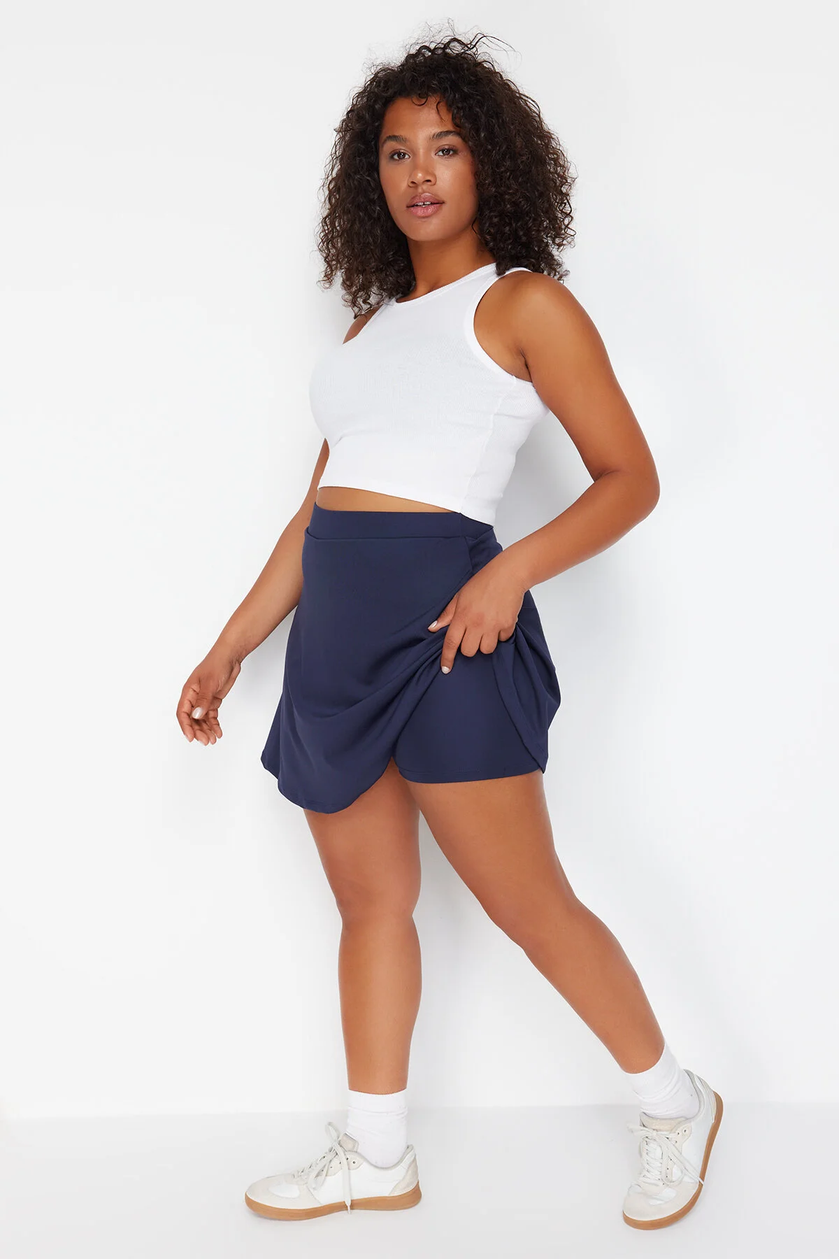 Trendyol Curve  Marineblauer 2-lagiger Sport-Shorts-Rock - TBBSS24AP00024