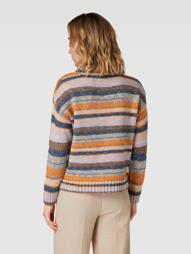 Strickpullover mit Streifenmuster und überschnittenen Schultern in offwhite