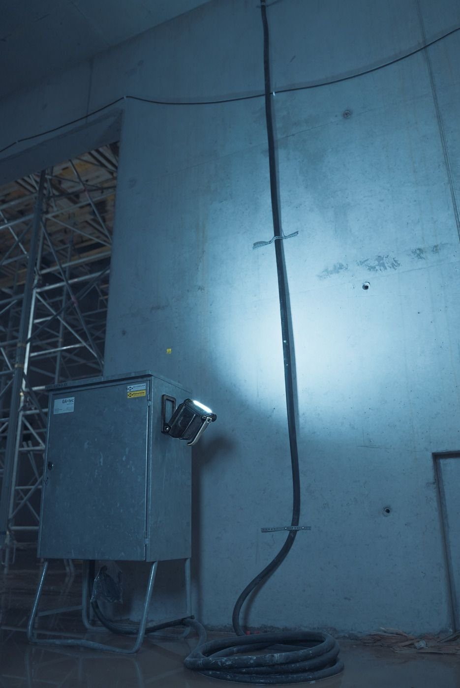 Brennenstuhl LED Baustrahler Multi Battery LED Akku Handscheinwerfer HL 3000, LED fest integriert, kompatibel mit 18V Akkus 11 verschiedener Hersteller