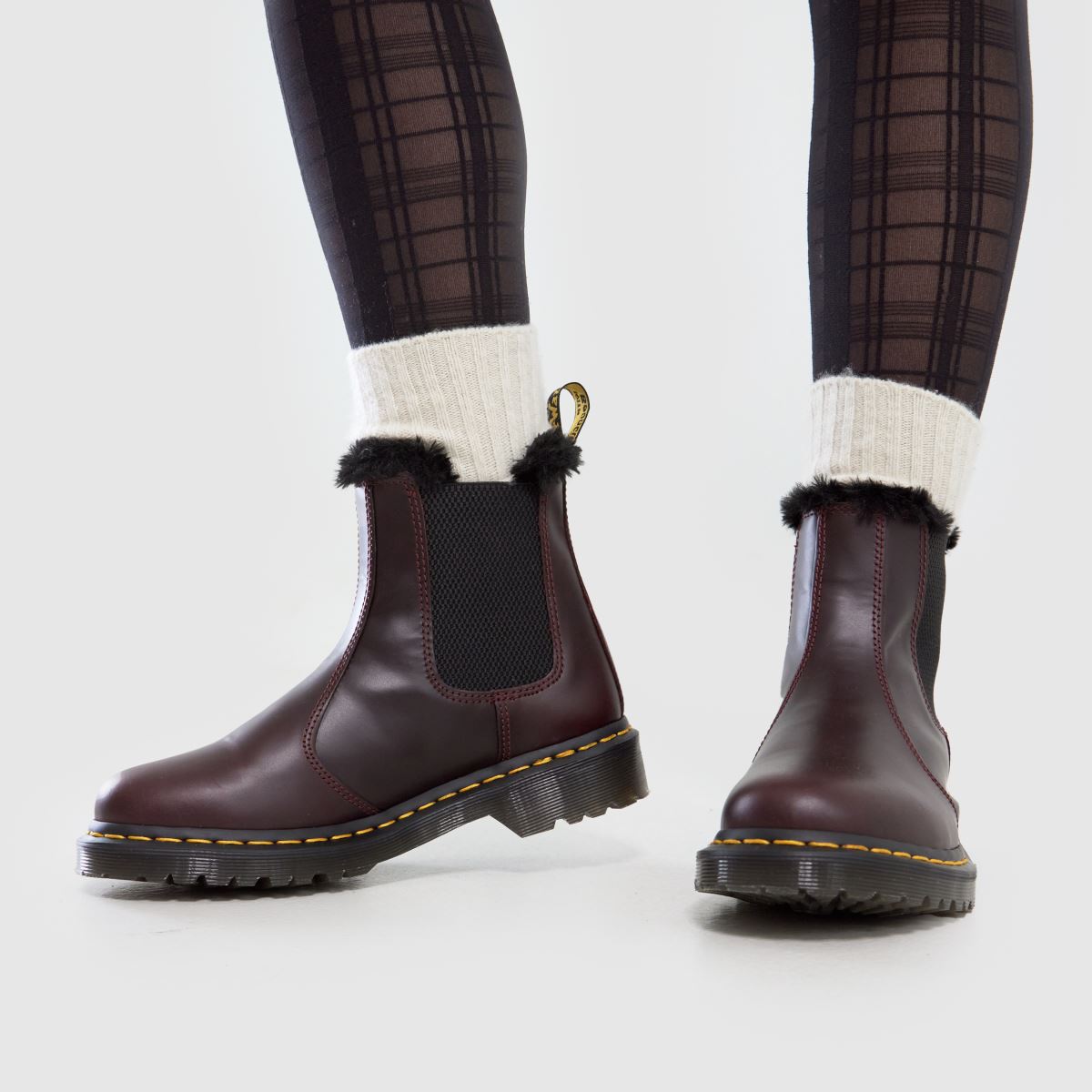 Dr Martens 2976 Leonore – Vinröd stövlar med pälsfoder