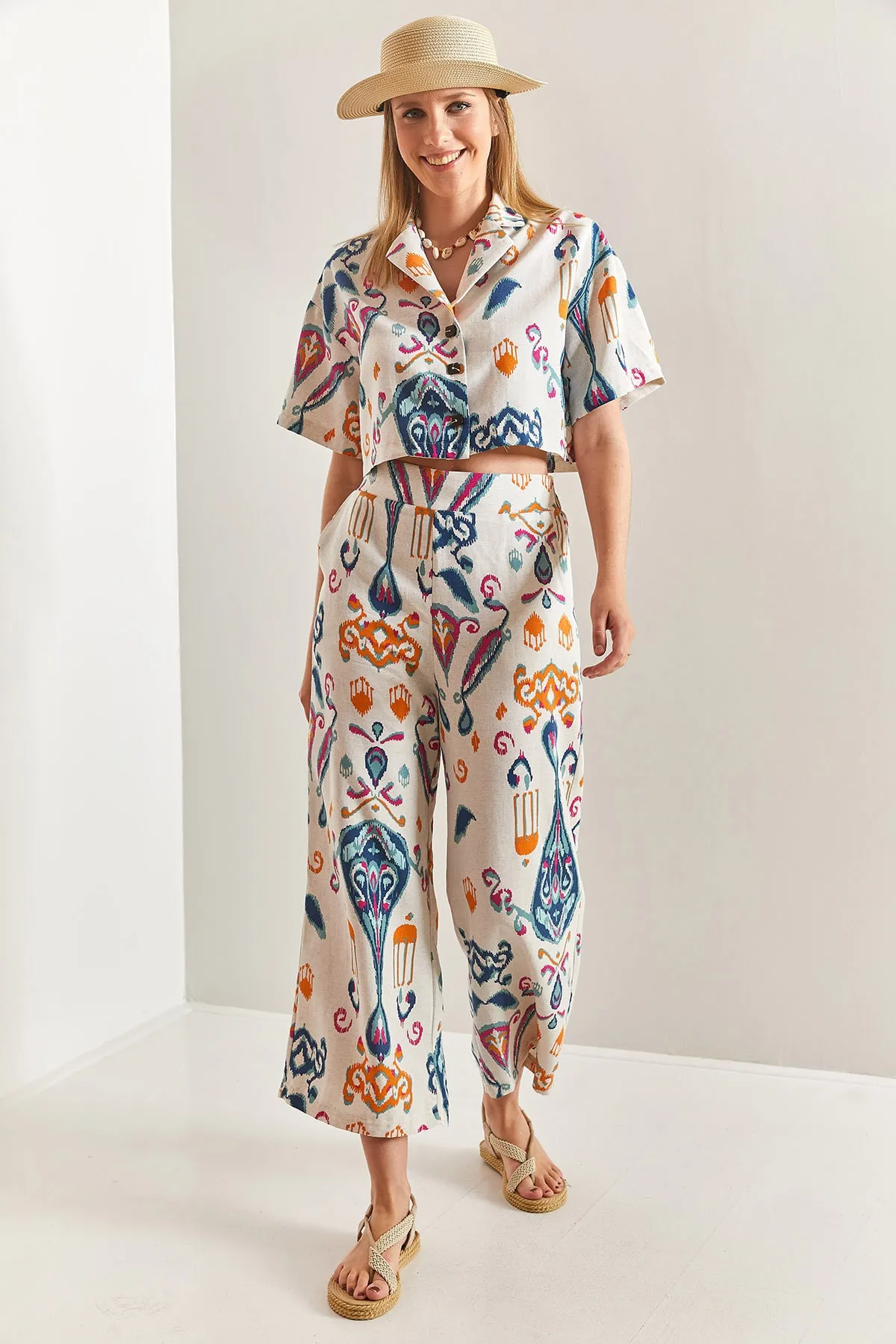 Bianco Lucci  Damen-Set mit kurzärmligen Ethno-Leinen-Crop-Hemdhosen