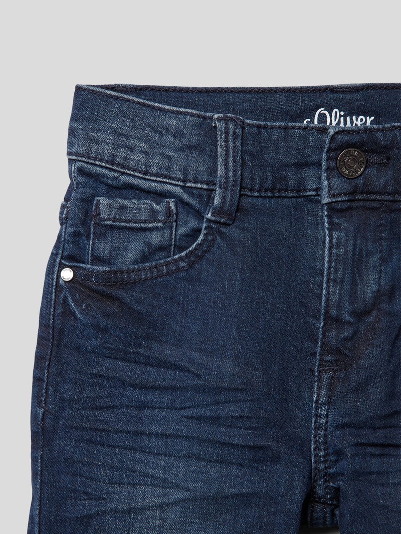 Slim Fit Jeans mit Knopfverschluss in blau