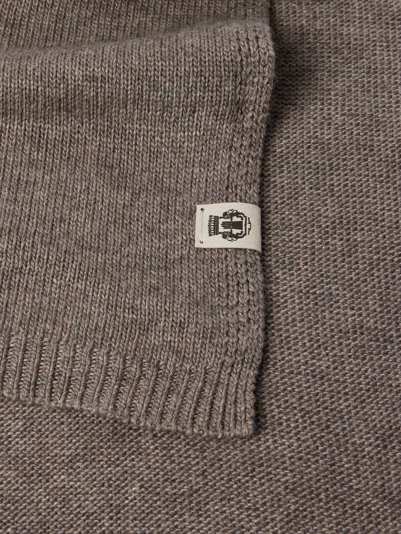 Schal mit Label-Detail in taupe