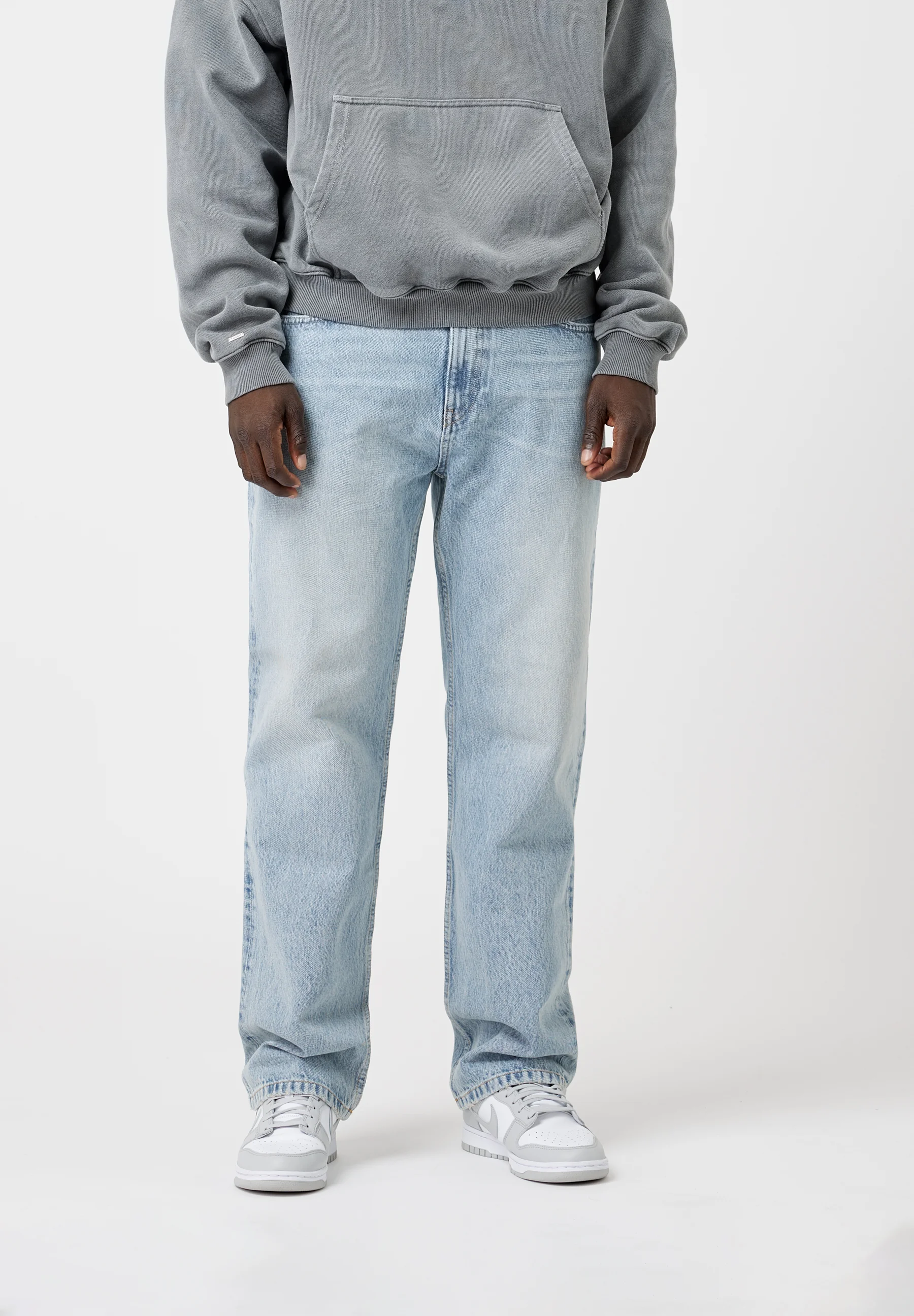 EIGHTYFIVE DISTRESSED - Vaqueros holgados