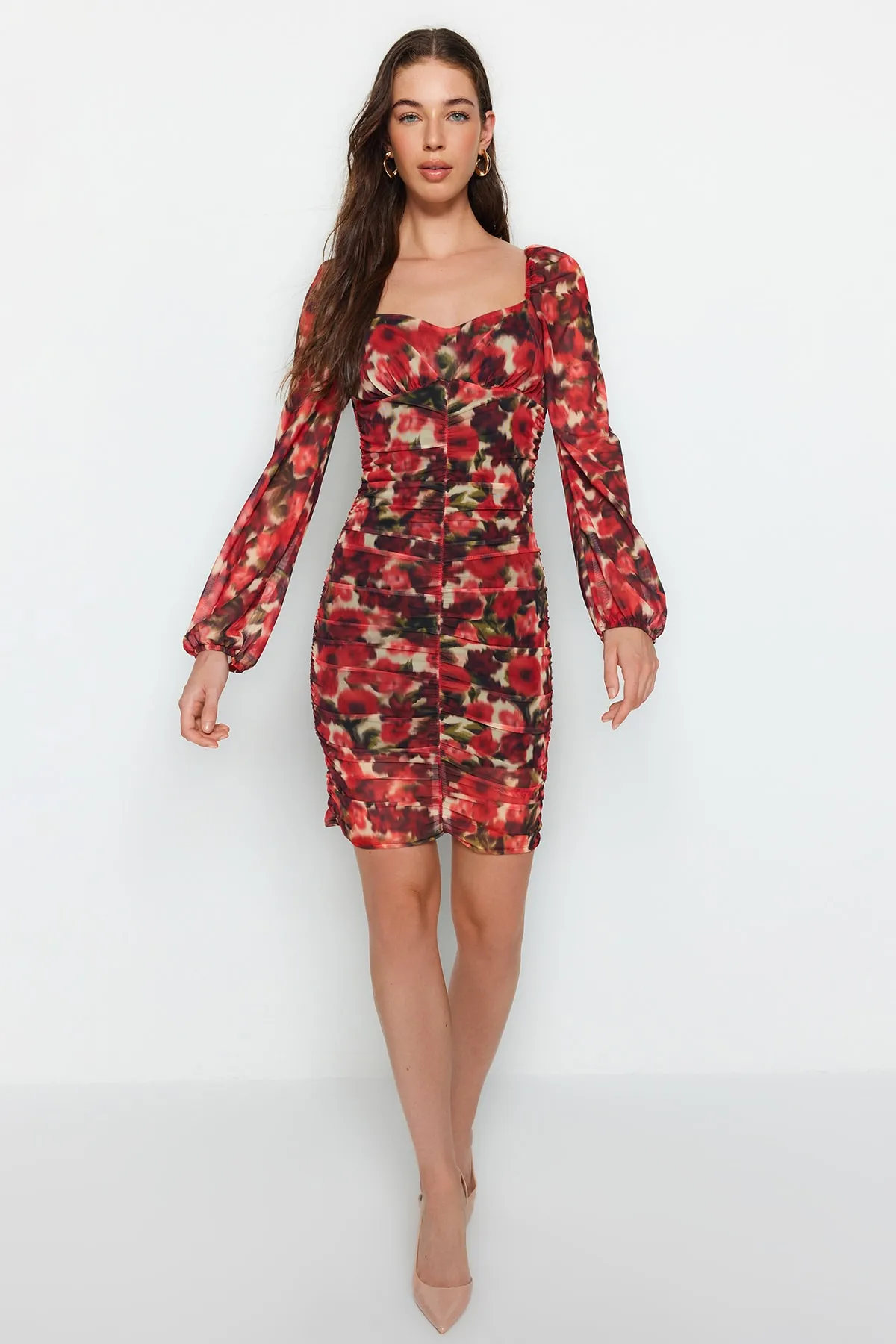 Trendyol Collection  Rotes, bedrucktes Tüll-Sweatshirt-Ausschnitt, figurbetontes, langärmliges, dehnbares Mini-Strickkleid TWOAW24EL00219