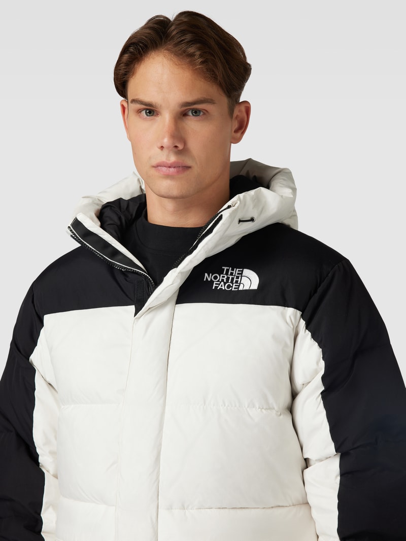 Daunenjacke mit verdecktem Reißverschluss in offwhite