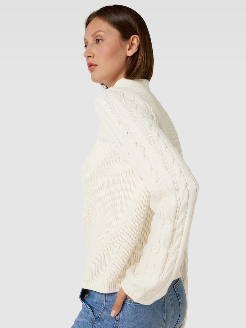 Strickpullover mit Stehkragen in ecru