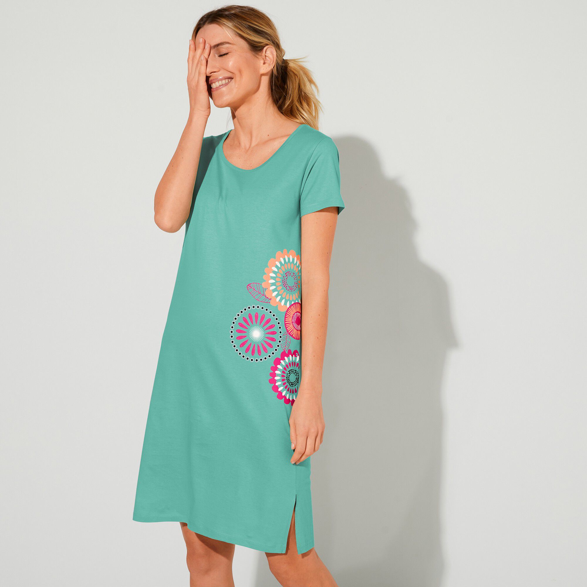 Chemise de nuit courte imprimé rosaces