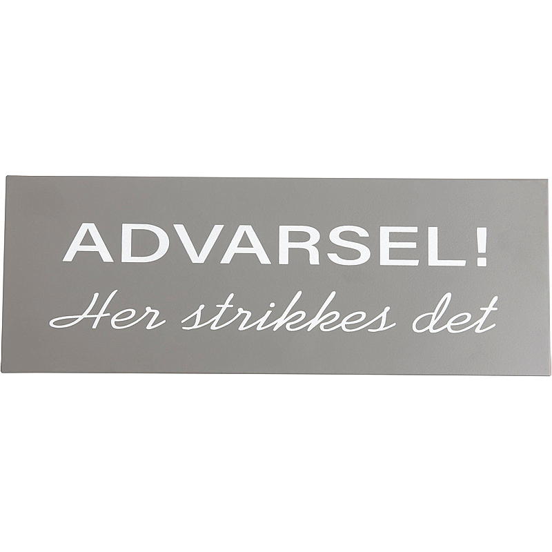 Home Skilt m/strikktekst 13x36 cm metall