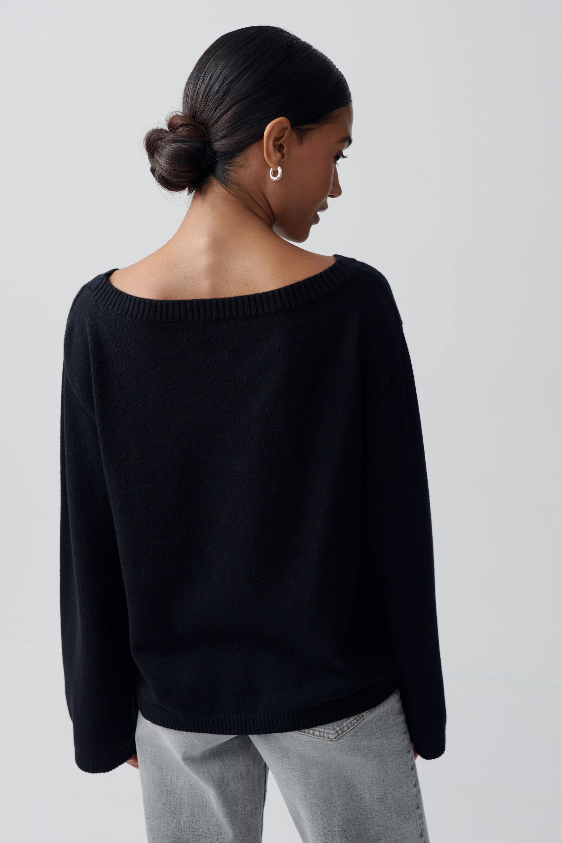 Knitted boatneck top