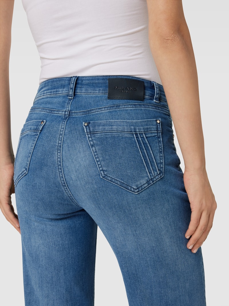Jeans mit Label-Patch in jeans