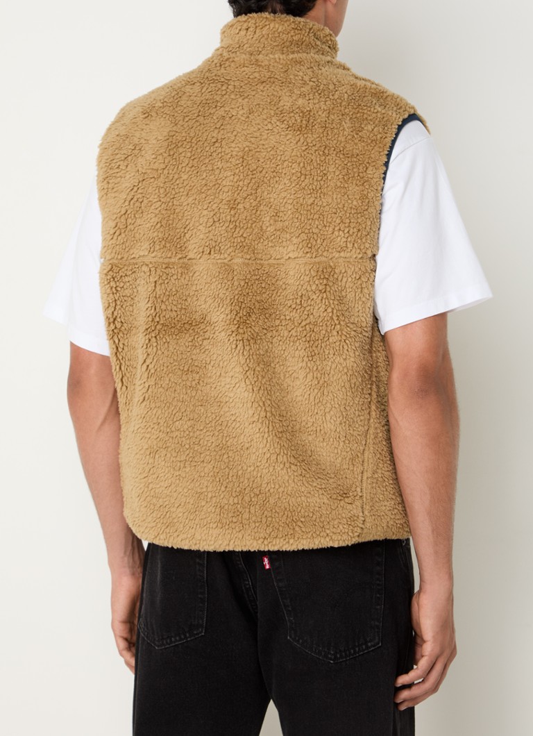Vestă Levi's Summit din fleece moale, cu buzunare laterale.
