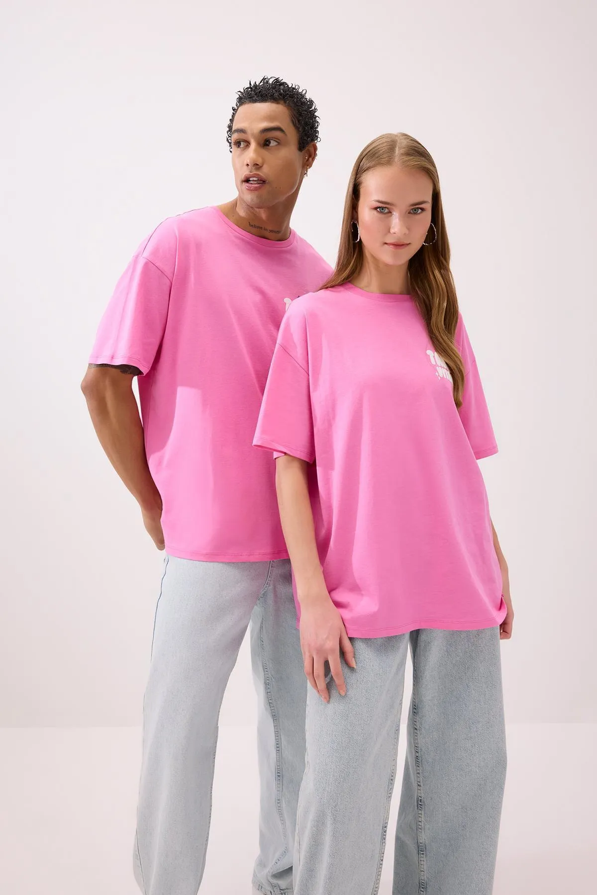 DeFacto  Unisex Cooles Oversize-T-Shirt mit Rückenaufdruck, kurzärmelig, B7047ax24sm