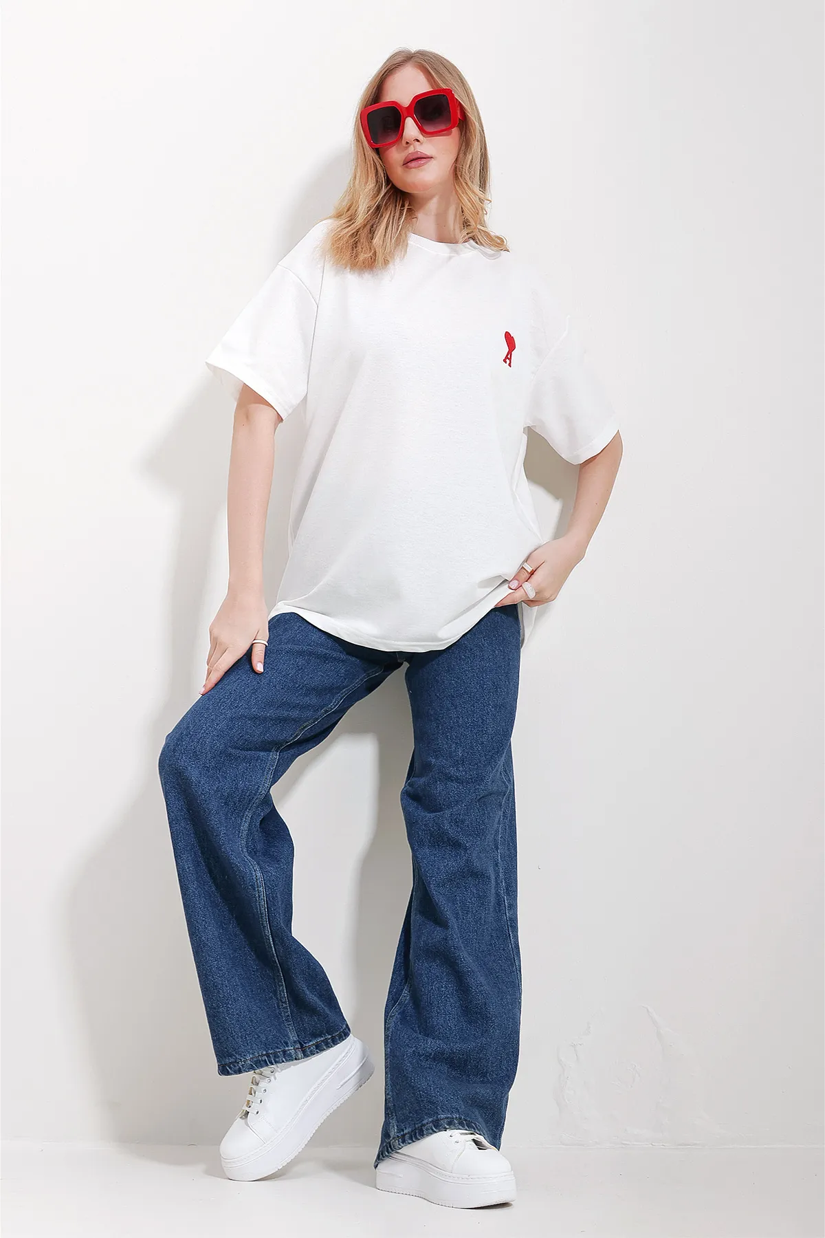 Trend Alaçatı Stili  T-Shirt - Weiß - Oversized
