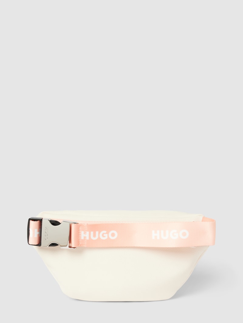 Bauchtasche in Leder-Optik mit Label-Details in offwhite