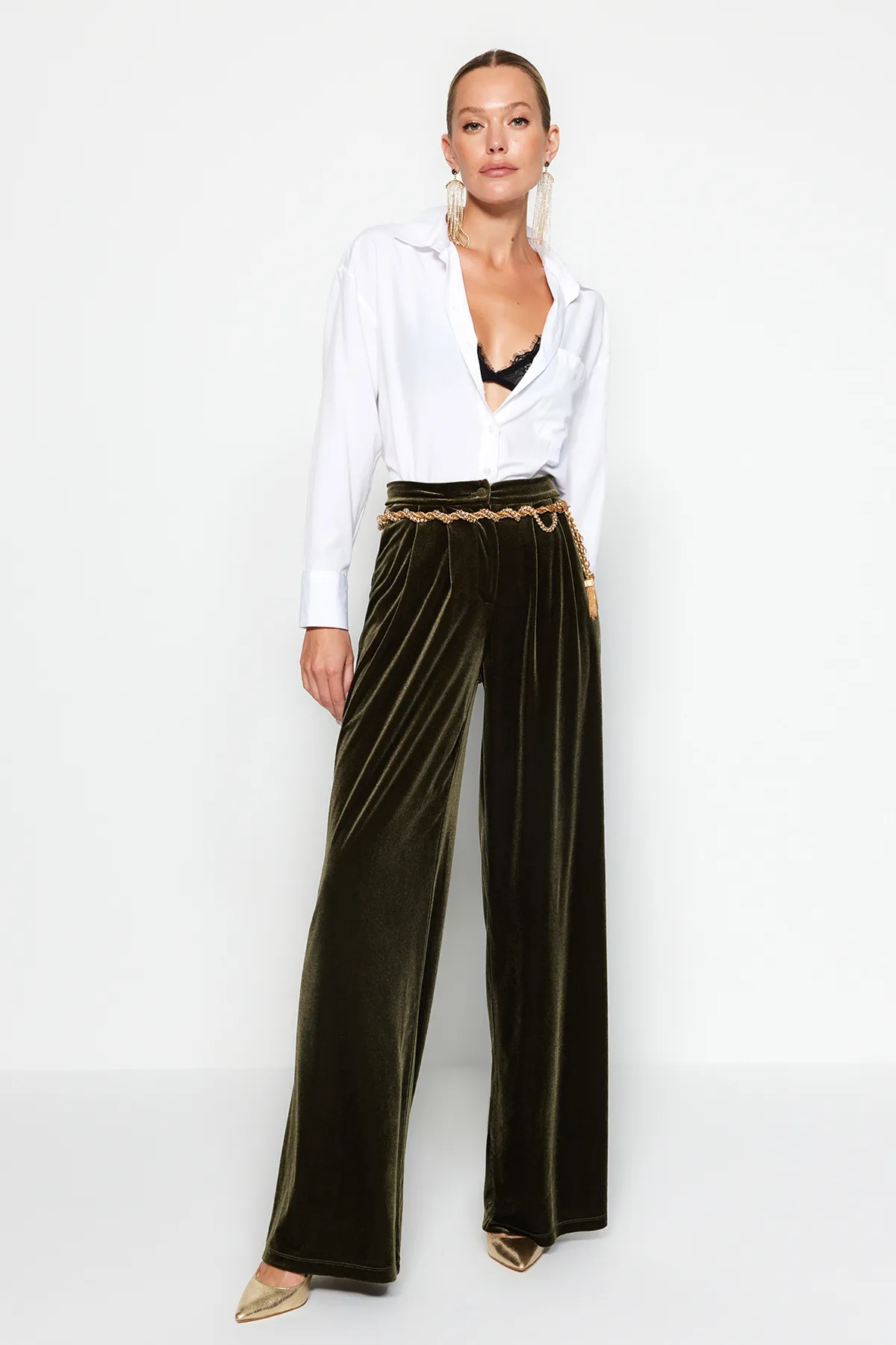 Trendyol Collection  Khakifarbene Cordhose in limitierter Auflage TPRAW23PL00018