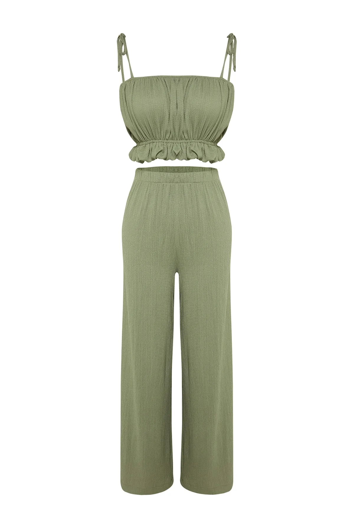 Trendyol Collection  Grünes gewebtes Rüschenblusen-Hosen-Set TBESS23AU00113