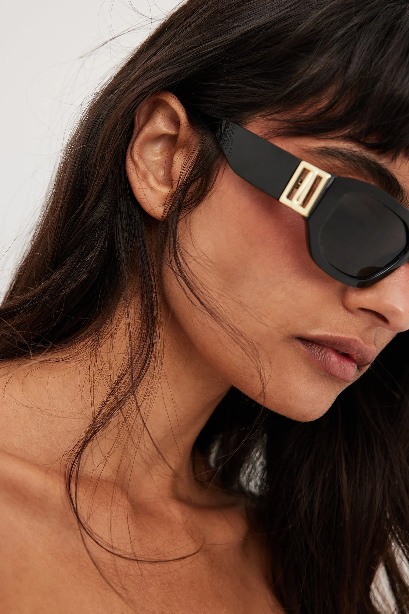 Eckige weite Sonnenbrille