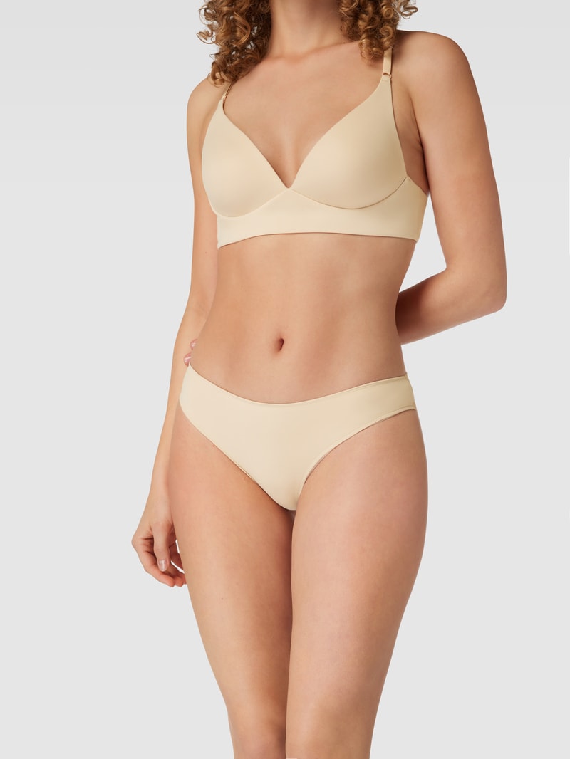 Slip mit Spitzeneinsatz Modell 'INVISIBLE LACE' in sand