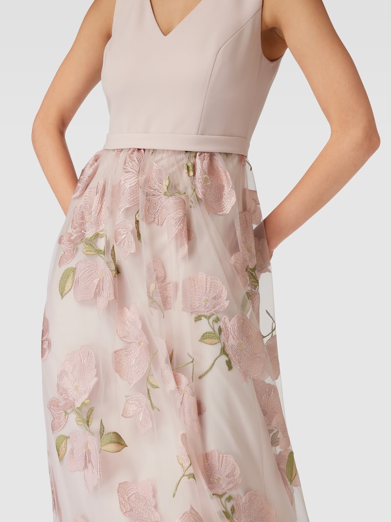 Abendkleid mit ausgestellter Rockpartie in rosa meliert