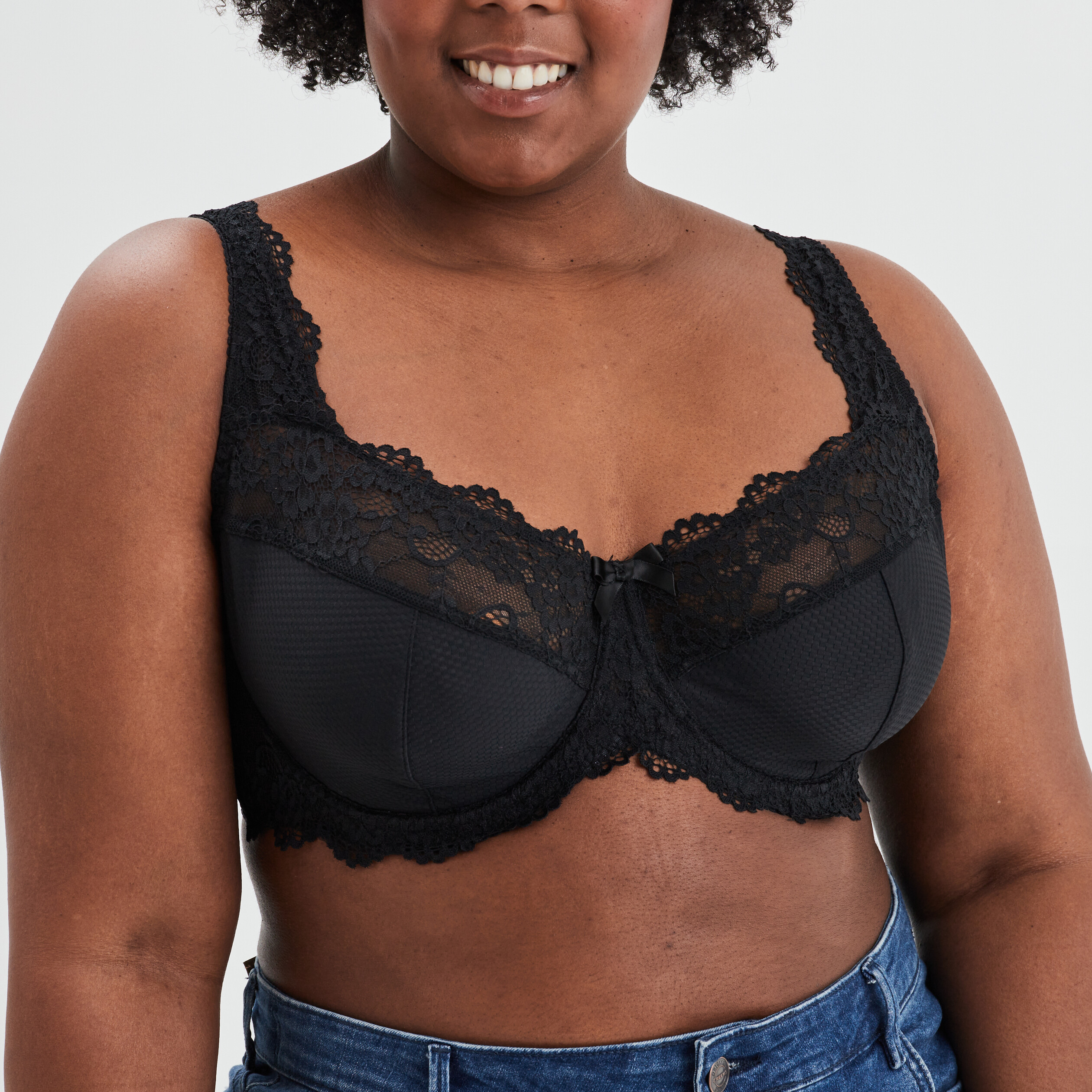 Soutien-gorge corbeille dentelle noir femme grande taille | La Halle