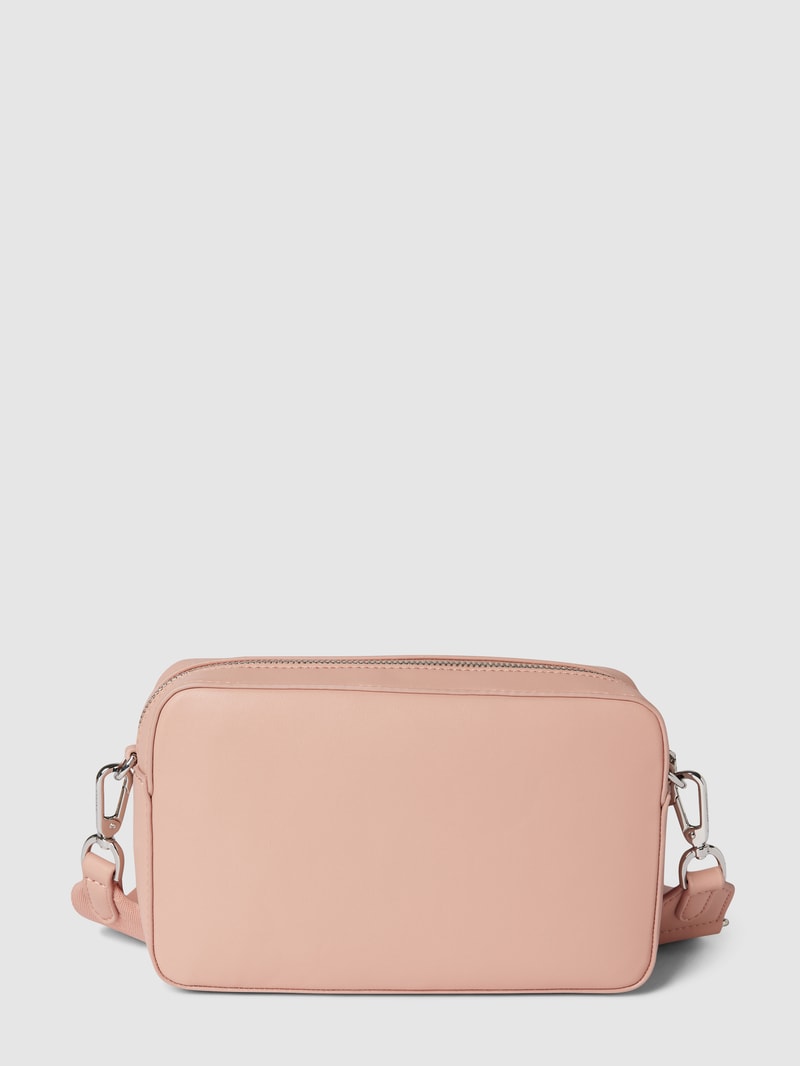 Umhängetasche mit Label-Applikation in rosé