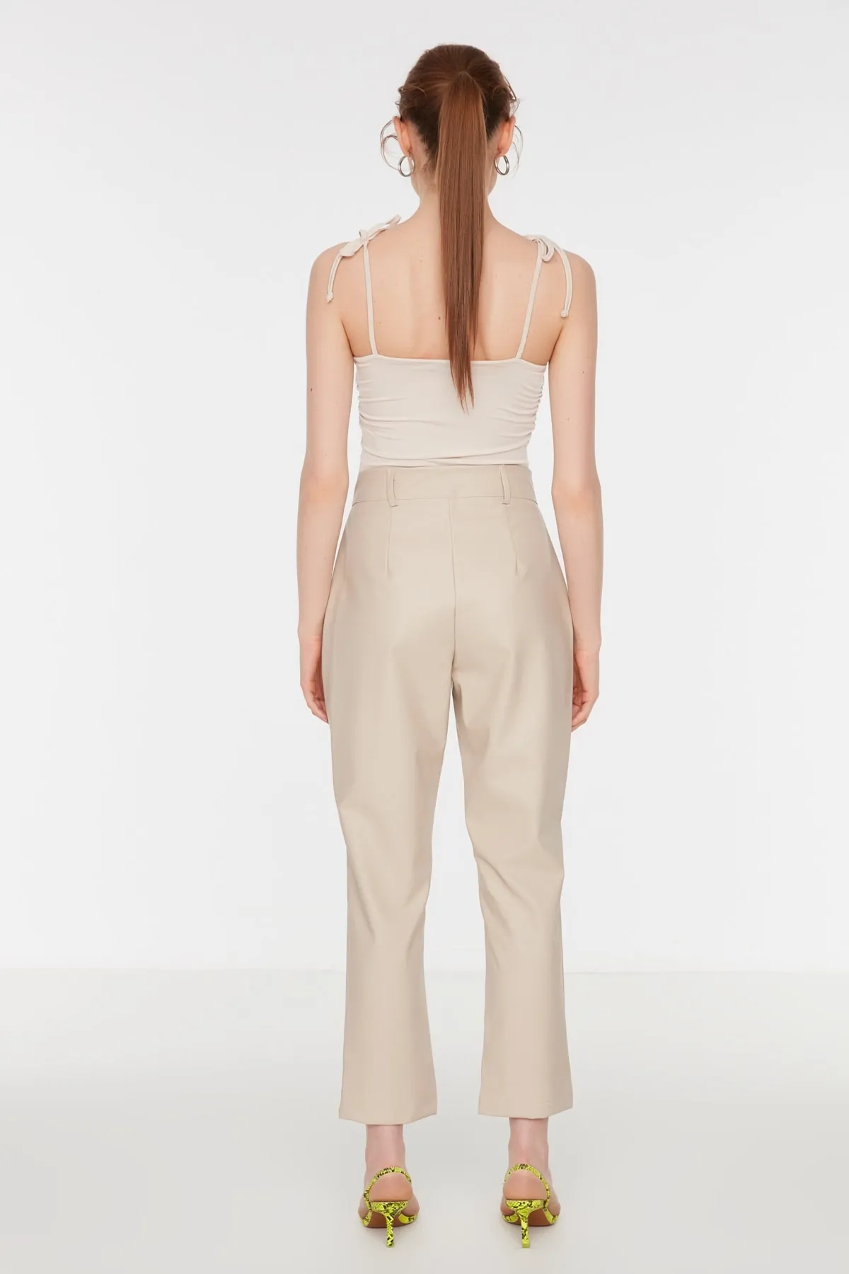 Trendyol Collection  Stone Cigarette gewebte Kunstlederhose TWOAW22PL0347