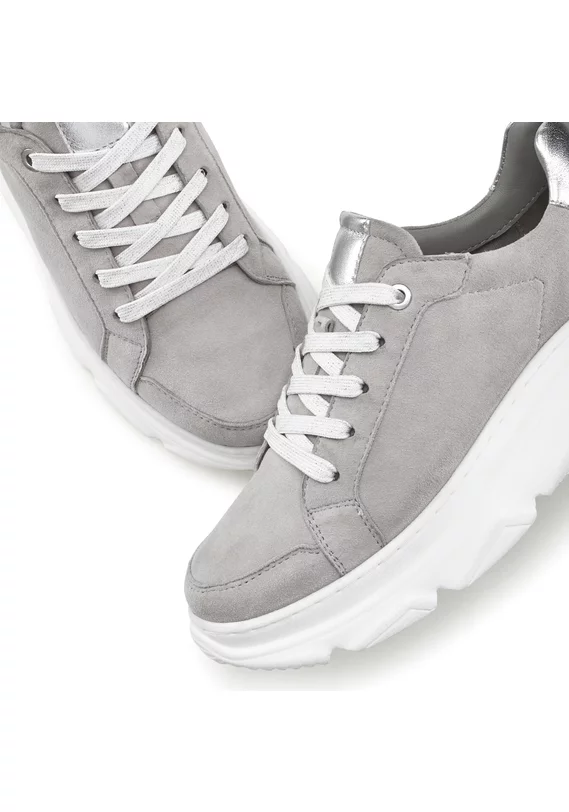 Sneaker