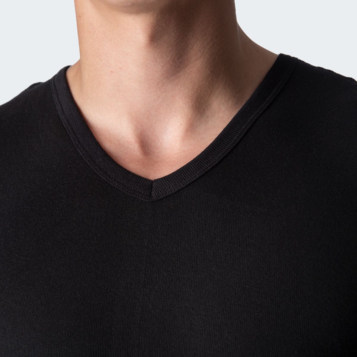 Black Snake Classic Herren V-Neck T-Shirt