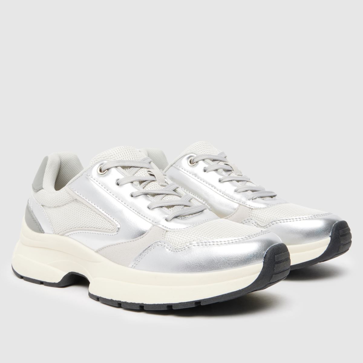 Schuh Maura vastag tornacipő ezüst színben