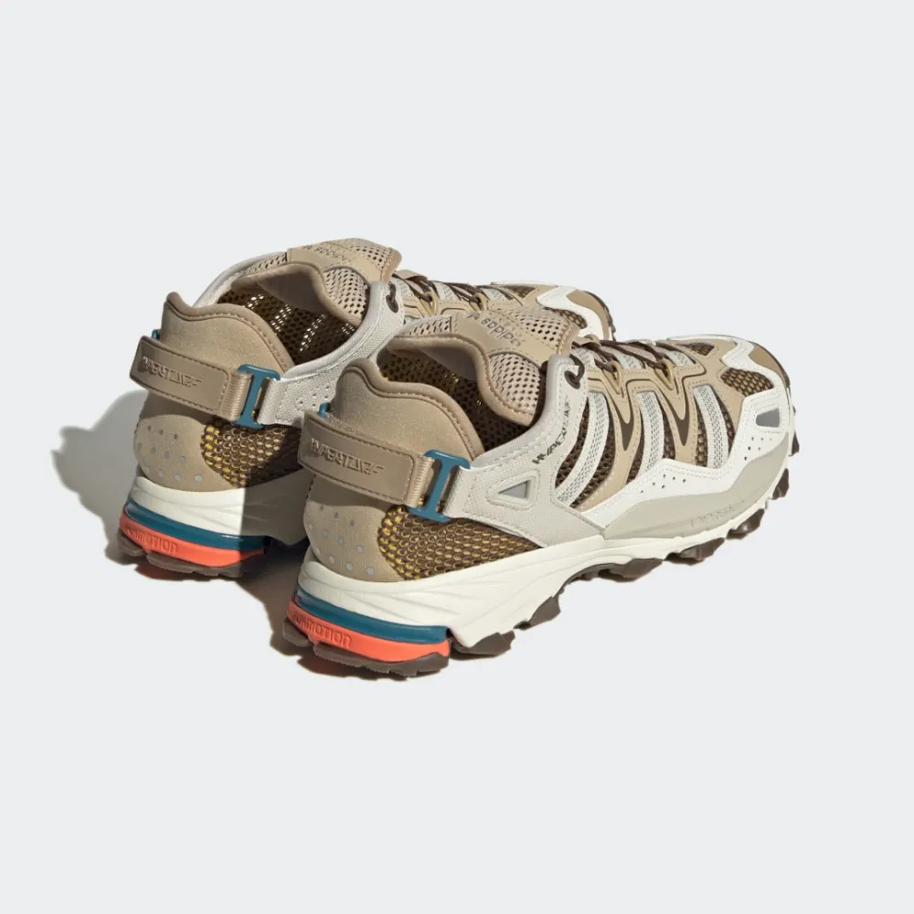 adidas Hyperturf HQ9943 / braun