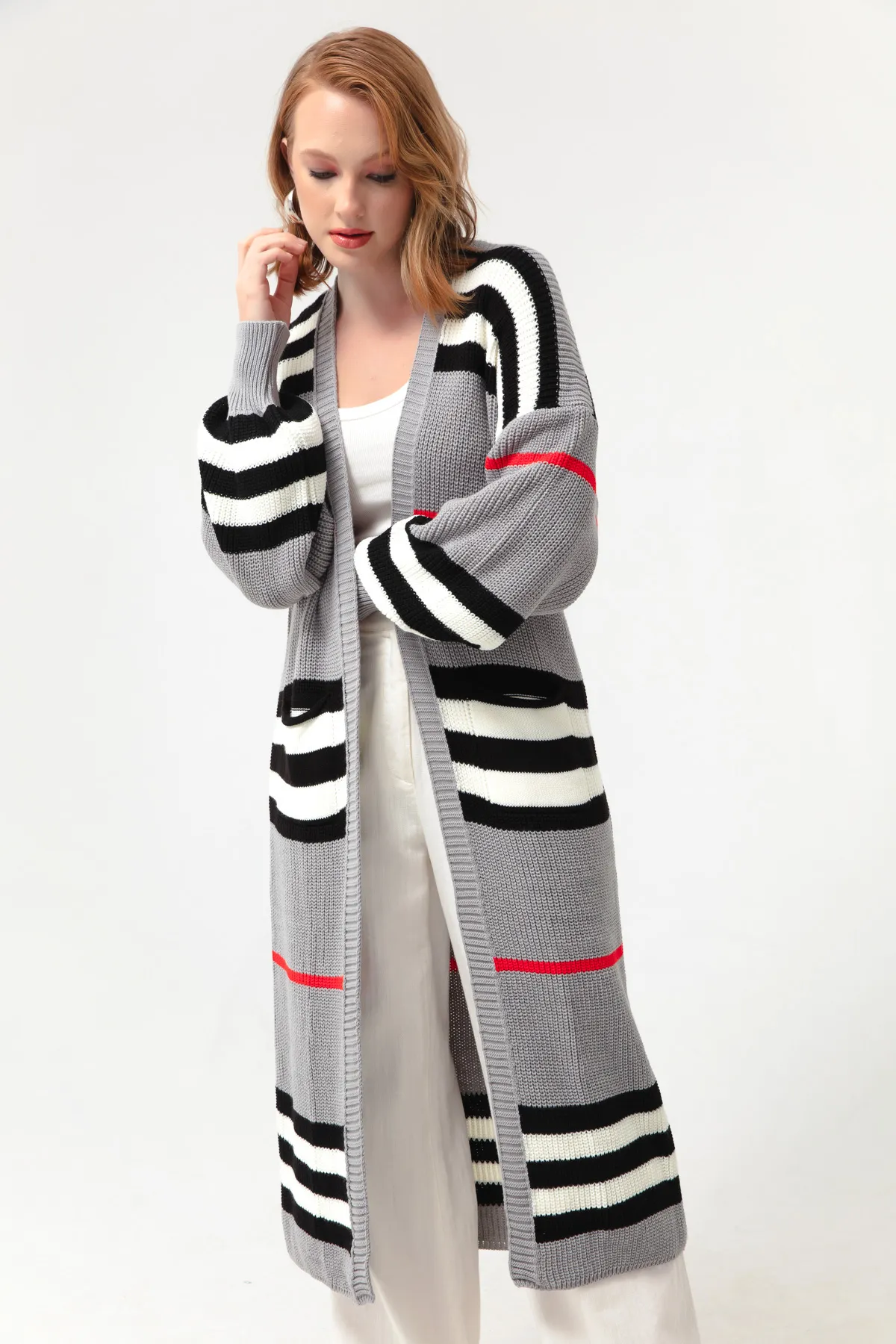 Lafaba  Grau-weißer langer Strick-Cardigan mit Ballonärmeln für Damen