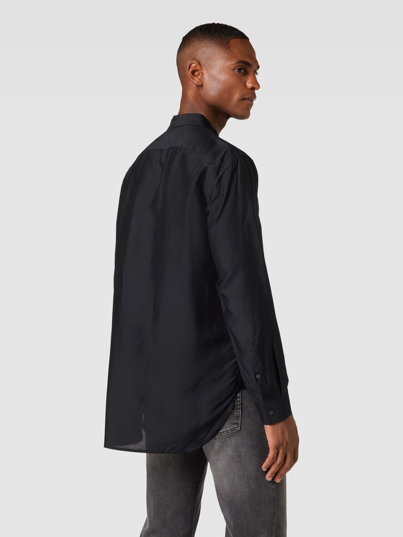Regular Fit Freizeithemd mit Seide-Anteil und Maokragen in schwarz