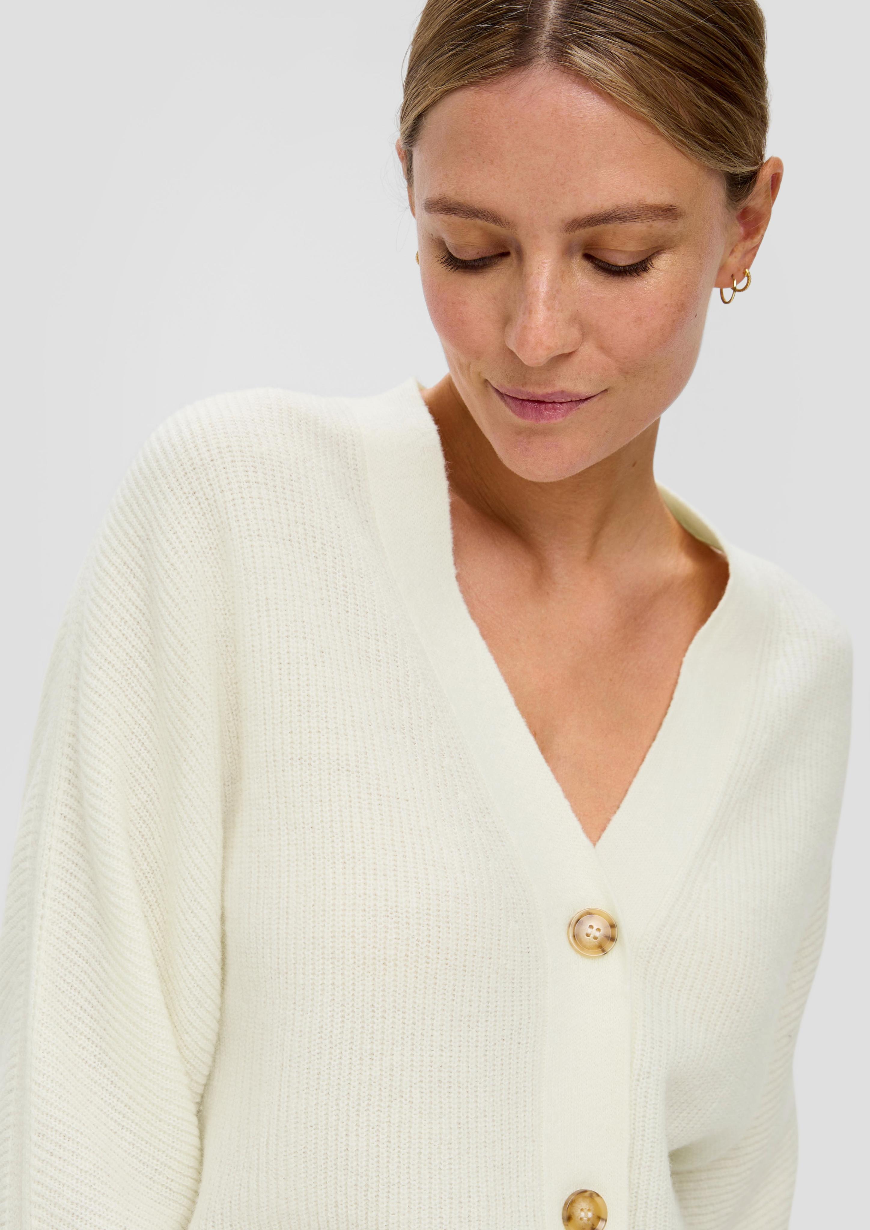 Strickjacke mit V-Ausschnitt  2124133-0210